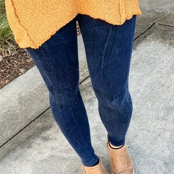 LAST PAIR! PREPARED FOR FUN JACQUARD LEGGINGS - Picture 4 of 4